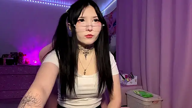 AlexaTripi online show from March 2026 02:02:02 PM