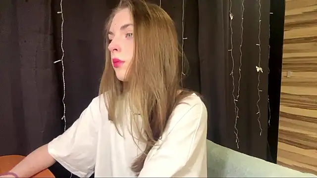 PollyDream online show from February 2026 04:28:02 PM