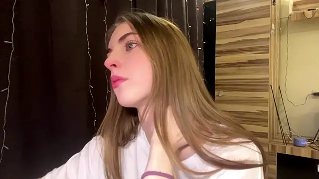 PollyDream online show from March 2026 07:27:01 AM