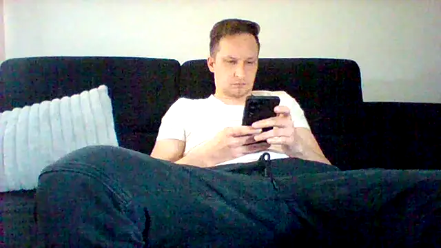 MariusStar89 online show from April 2026 03:28:01 PM