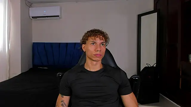 adam smiith1 online show from February 2026 01:11:02 PM