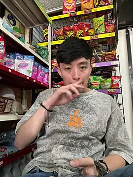 Tomnico 19 online show from February 2026 08:08:02 PM