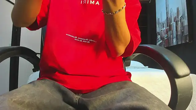 DylanRoyce  online show from April 2026 01:02:02 PM