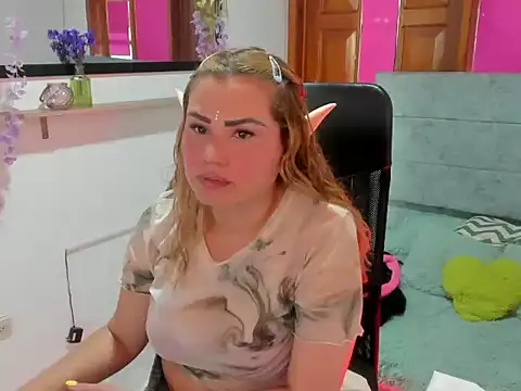 Julieta star  online show from April 2026 07:11:02 PM