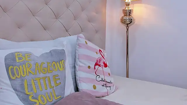 nina joyce online show from March 2026 07:42:01 PM