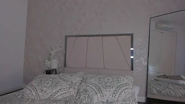 Arii wilde online show from April 2026 12:22:01 PM