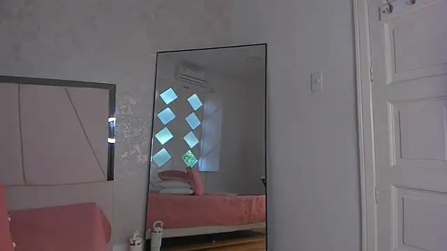 Arii wilde online show from April 2026 02:09:01 PM