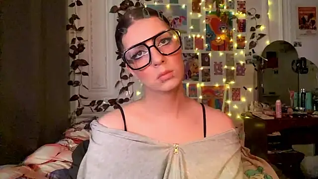 moonvampiq online show from March 2026 10:39:02 PM