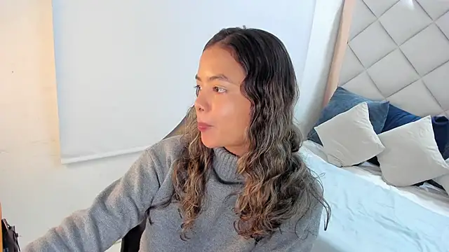 dulce lyraa1 online show from February 2026 04:22:01 AM