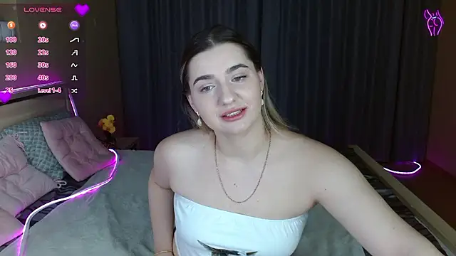 Smi1eF1ower online show from March 2026 10:37:02 PM