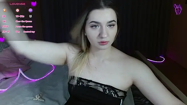 Smi1eF1ower online show from March 2026 06:37:01 PM