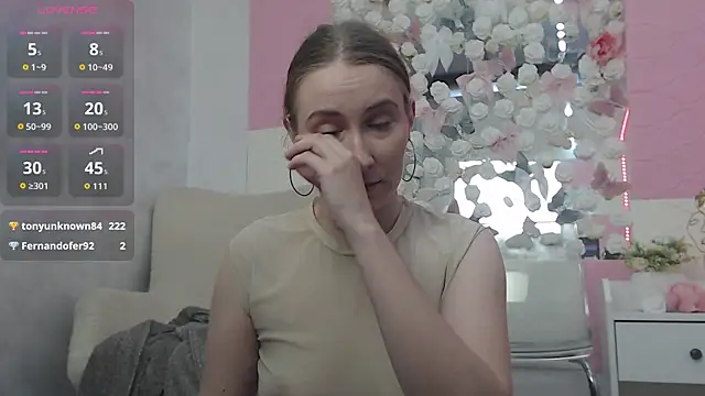 EmberLuna  online show from June 2026 06:20:01 AM
