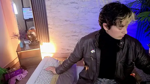 RedHood 1 online show from March 2026 04:18:01 AM