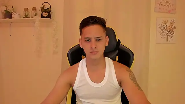 sexy andres01 online show from April 2026 01:42:02 PM