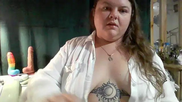 Snapshot of crystalizzze chatting on June 2026 02:37:02 PM crystalizzze online show from June 2026 02:37:02 PM