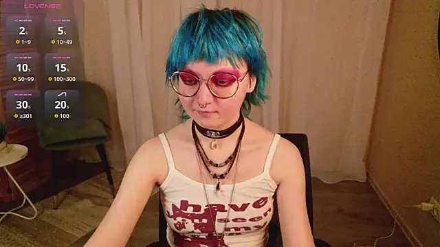Snapshot of powderofgun chatting on June 2026 08:13:02 PM powderofgun online show from June 2026 08:13:02 PM