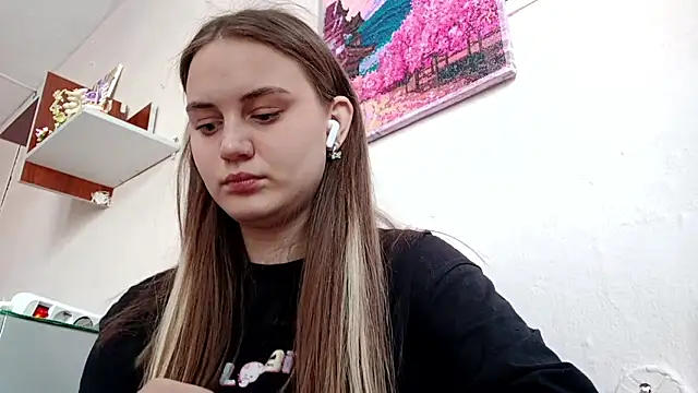 VeloraStar online show from March 2026 10:10:01 AM