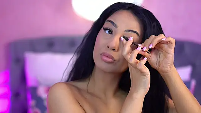 ErinAzzaro online show from July 2026 07:46:01 AM