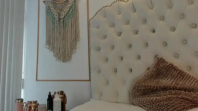 Sara funy online show from February 2026 12:26:01 PM