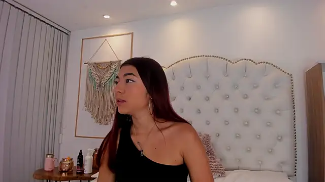 Sara funy online show from April 2026 10:54:02 AM