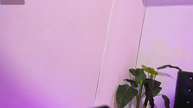 LINDSAY TAY online show from April 2026 03:35:02 AM