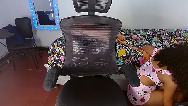 Skinny  hott online show from February 2026 01:45:02 PM