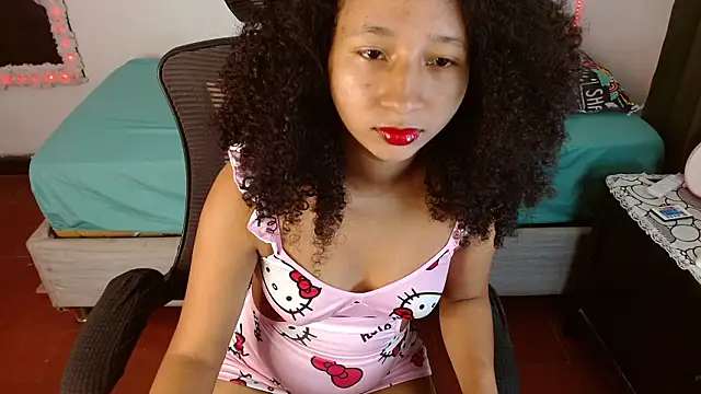 Skinny  hott online show from March 2026 01:39:01 PM