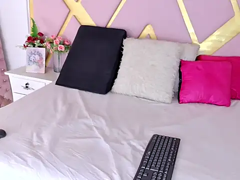 TiffannyValentine online show from April 2026 07:58:01 PM