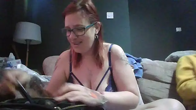 Snapshot of Curvy_Clare chatting on March 2026 11:16:02 AM Curvy Clare online show from March 2026 11:16:02 AM
