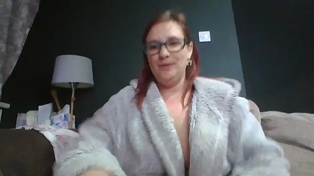 Snapshot of Curvy_Clare chatting on April 2026 06:16:01 PM Curvy Clare online show from April 2026 06:16:01 PM