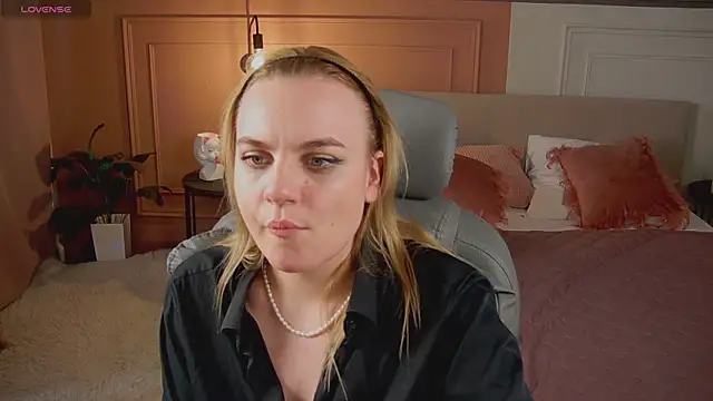 Glow Margo online show from April 2026 07:45:01 AM