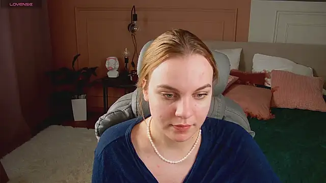 Snapshot of Glow_Margo chatting on April 2026 01:19:02 AM Glow Margo online show from April 2026 01:19:02 AM