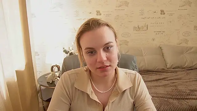 Snapshot of Glow_Margo chatting on May 2026 03:04:02 AM Glow Margo online show from May 2026 03:04:02 AM