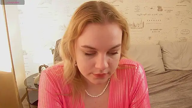 Snapshot of Glow_Margo chatting on June 2026 01:12:02 AM Glow Margo online show from June 2026 01:12:02 AM