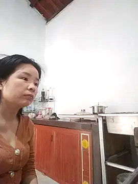 Ivy Trix2 online show from March 2026 03:00:02 AM