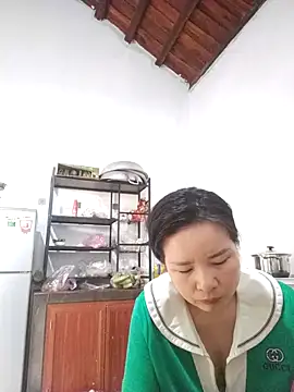 Ivy Trix2 online show from March 2026 01:50:01 AM