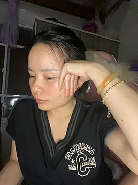 Ivy Trix2 online show from April 2026 03:45:01 PM