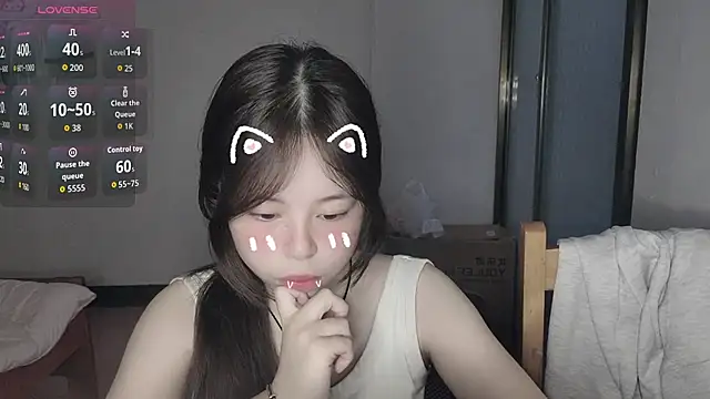 F-Yihao online show from April 2026 11:33:02 PM