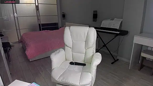 SofieLund online show from March 2026 04:18:01 PM