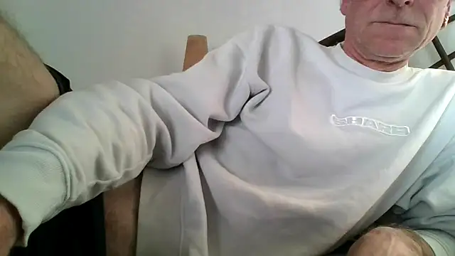 Geiler2203 online show from February 2026 04:06:01 PM