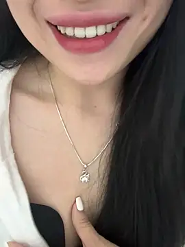 Snapshot of Tinn_tin chatting on June 2026 08:14:02 PM Tinn tin online show from June 2026 08:14:02 PM