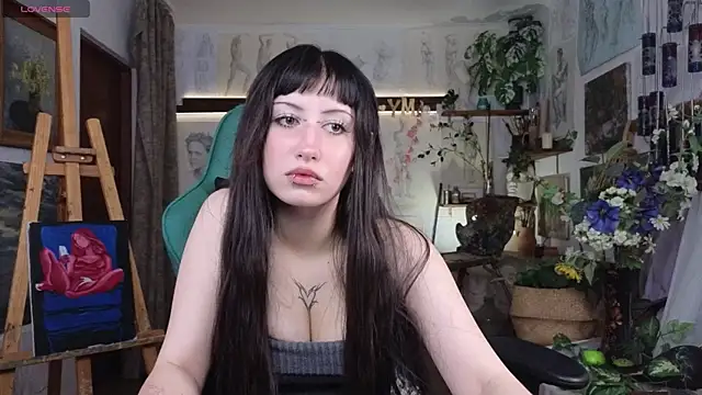 Snapshot of EffieMeowley chatting on May 2026 07:04:02 AM EffieMeowley online show from May 2026 07:04:02 AM