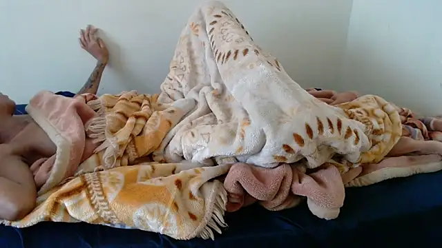 Freakycandy02 online show from April 2026 08:07:01 AM