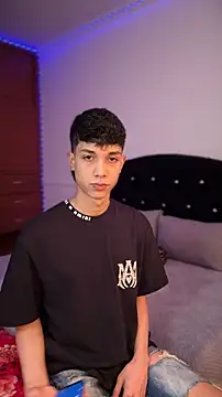 DiamondEssence online show from March 2026 09:22:02 PM