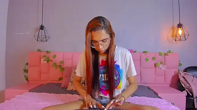 Snapshot of sarasaenz999 chatting on July 2026 03:20:01 PM sarasaenz999 online show from July 2026 03:20:01 PM