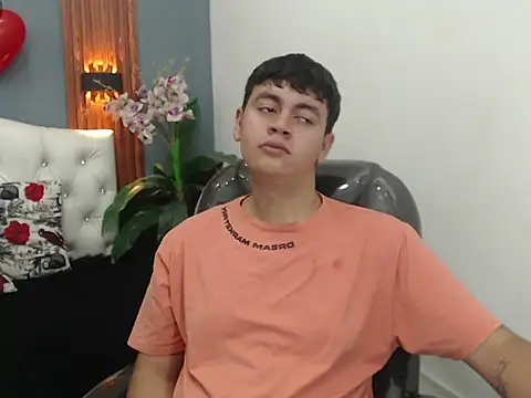 Thiago saenzz online show from March 2026 05:20:01 PM