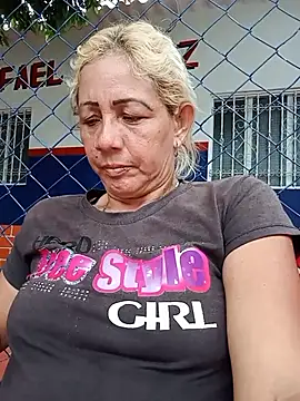 Lamonita05 online show from April 2026 06:41:01 PM