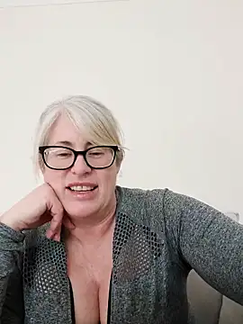Snapshot of FlirtyFleur-x chatting on March 2026 04:08:01 PM FlirtyFleur-x online show from March 2026 04:08:01 PM