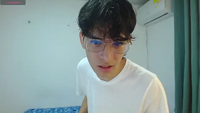 noah millerx online show from May 2026 03:33:01 AM