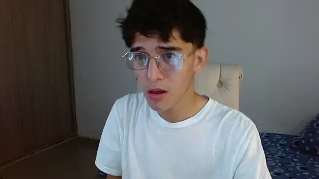Snapshot of noah_millerx chatting on June 2026 07:35:01 PM noah millerx online show from June 2026 07:35:01 PM
